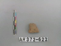 藏品(淺褐色夾砂陶片)的圖片